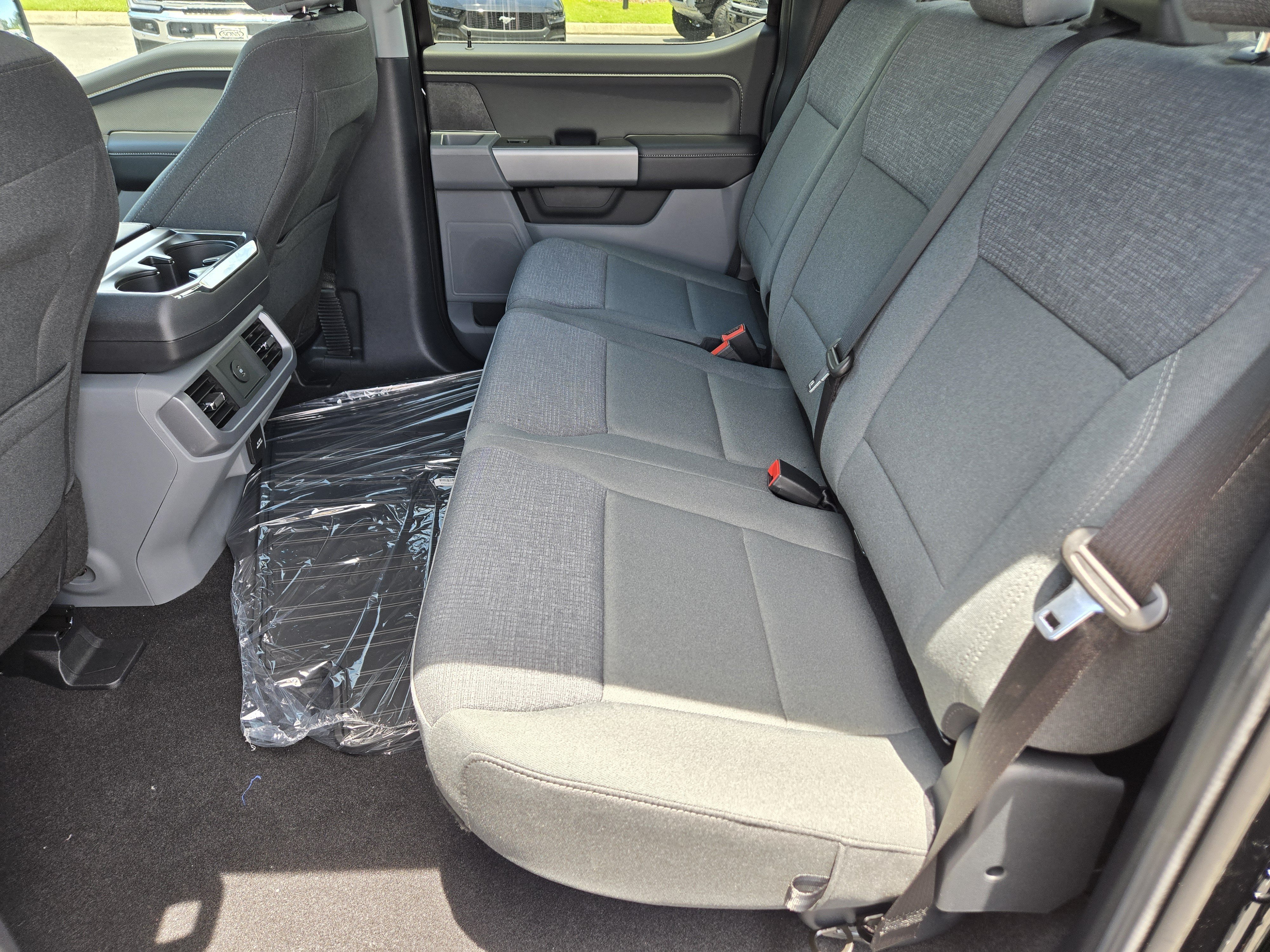 New 2026 AGATE BLACK METALLIC FORD XLT image 18