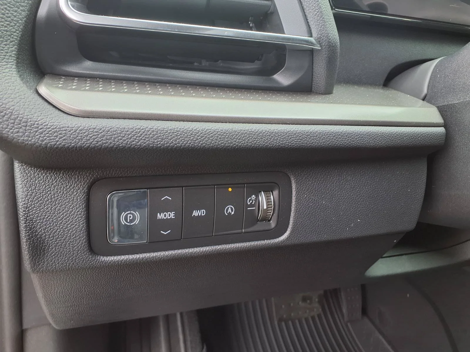 New 2026 Sterling Gray Metallic Chevrolet LT image 9