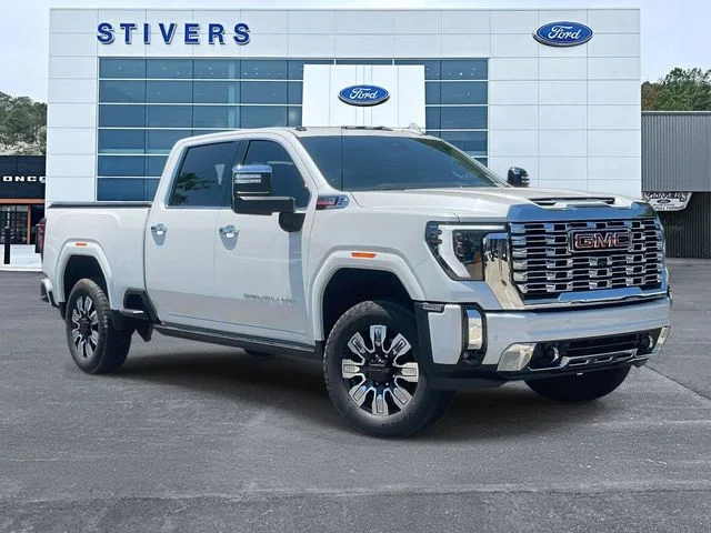 2025 GMC Sierra 4WD Crew Cab Standard Box Denali's photo