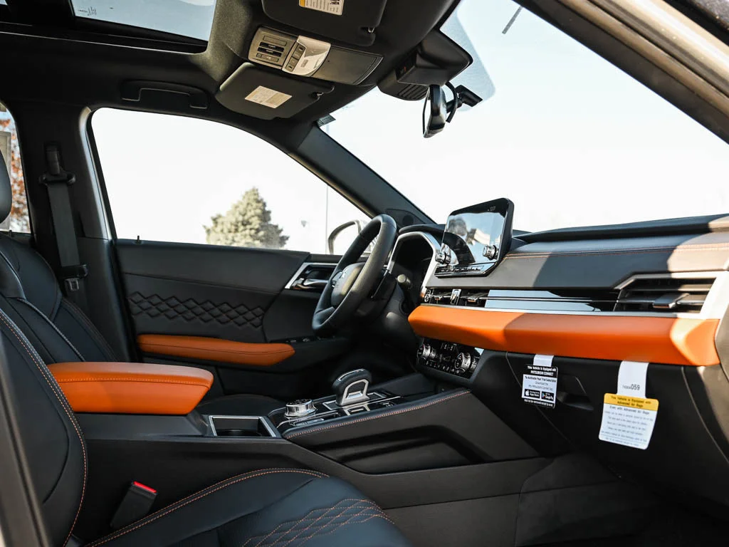 2025 Mitsubishi Outlander Plug-in Hybrid SEL - Photo 11