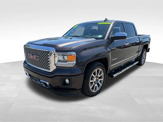 Used 2015 Silver GMC Denali image 3