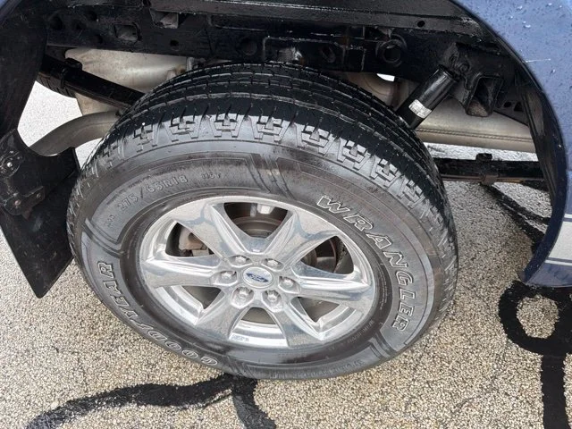 Used 2018 Blue Ford XLT image 4
