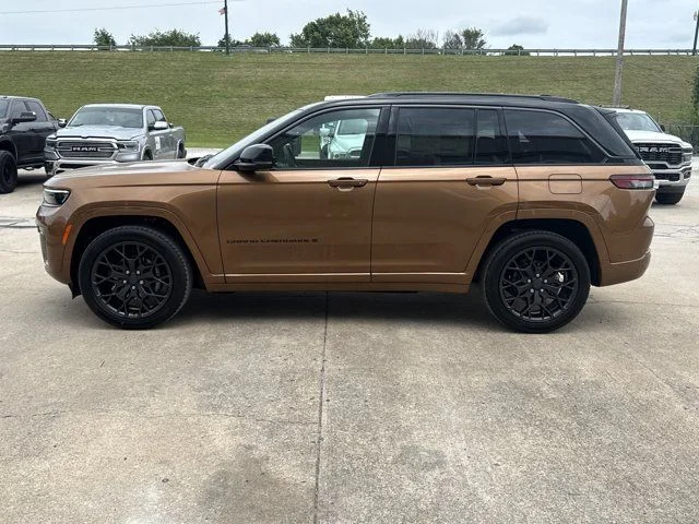 New 2026 Copper Shino Metallic Clear-Coat Exterior Paint Jeep Summit image 12