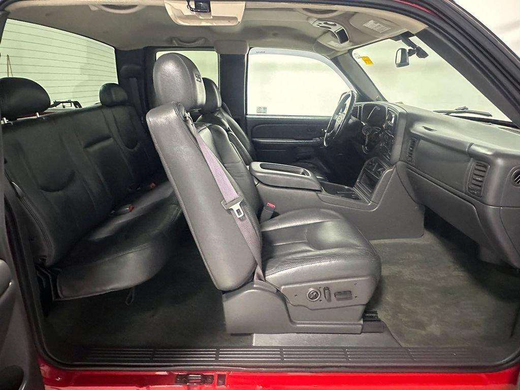 Used 2004 Victory Red Chevrolet NA image 53