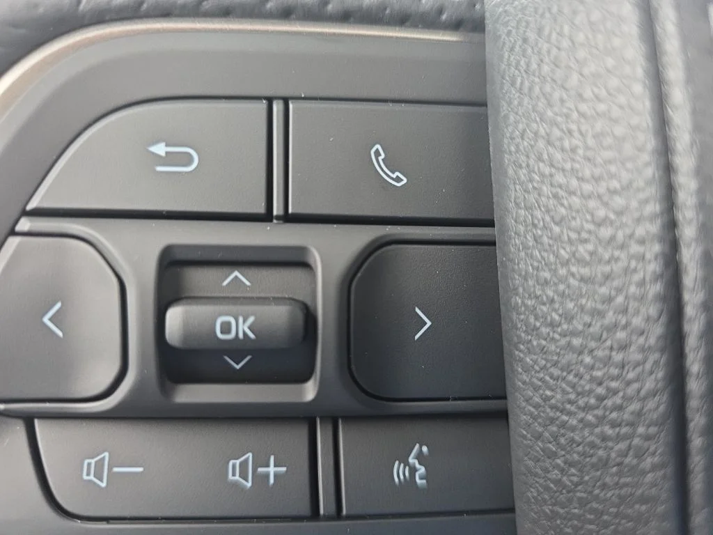 New 2026 Wind Chill Pearl <sup>1</sup> Toyota  Platinum image 11