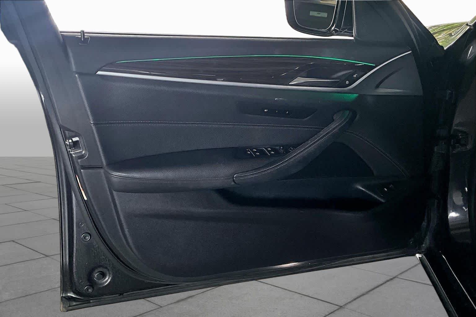 Used 2020 Dark Graphite Metallic BMW 540i image 20