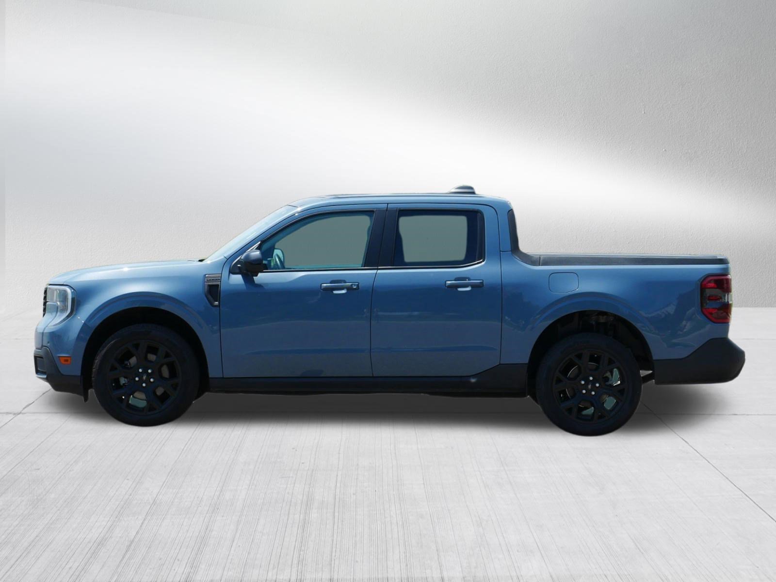 Used 2025 Gray Ford Lariat image 3