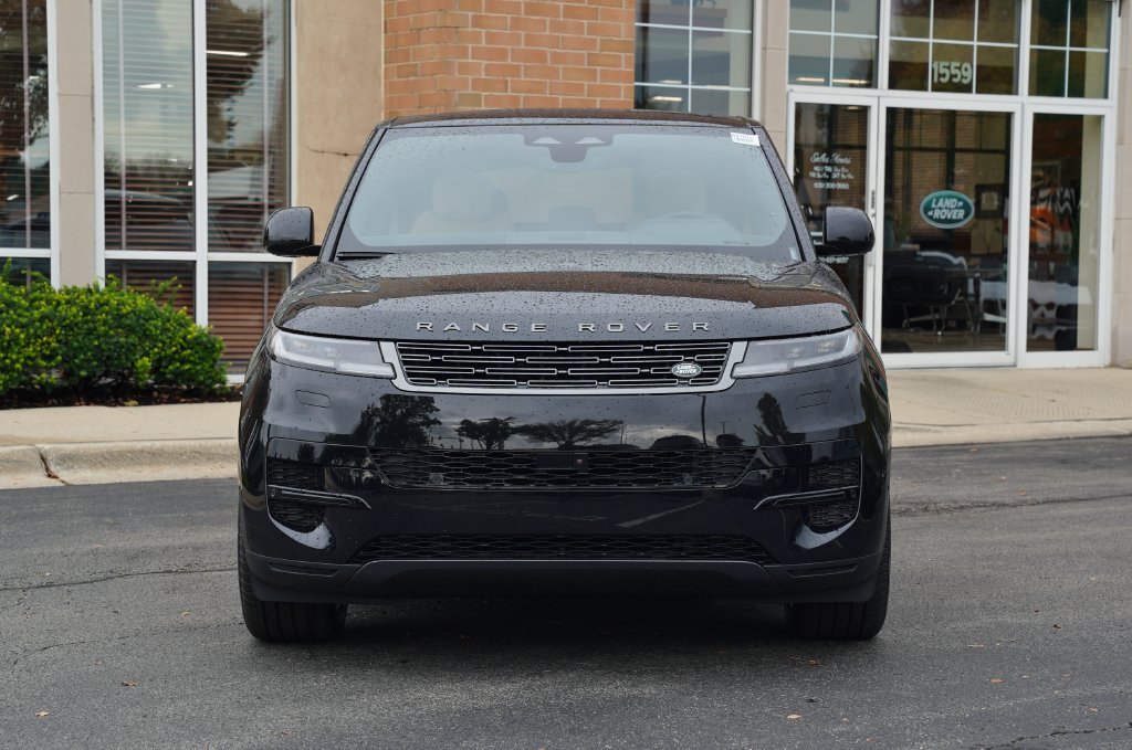New 2027 Santorini Black Land Rover SE image 4