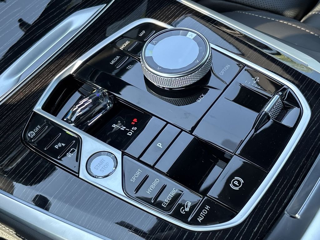 New 2026 Black Sapphire Metallic BMW xDrive50e image 22