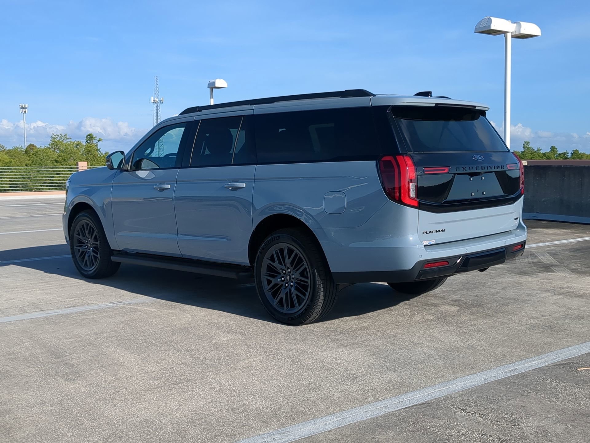 New 2026 Glacier Gray Metallic Tri-Coat Ford MAX Platinum® image 39