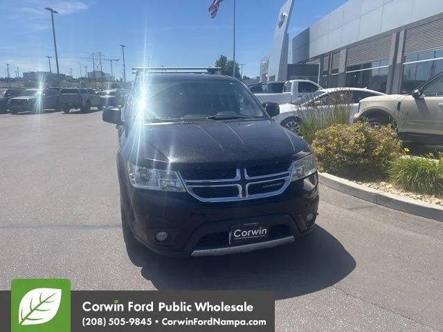 Used 2015 Black Dodge SXT image 3