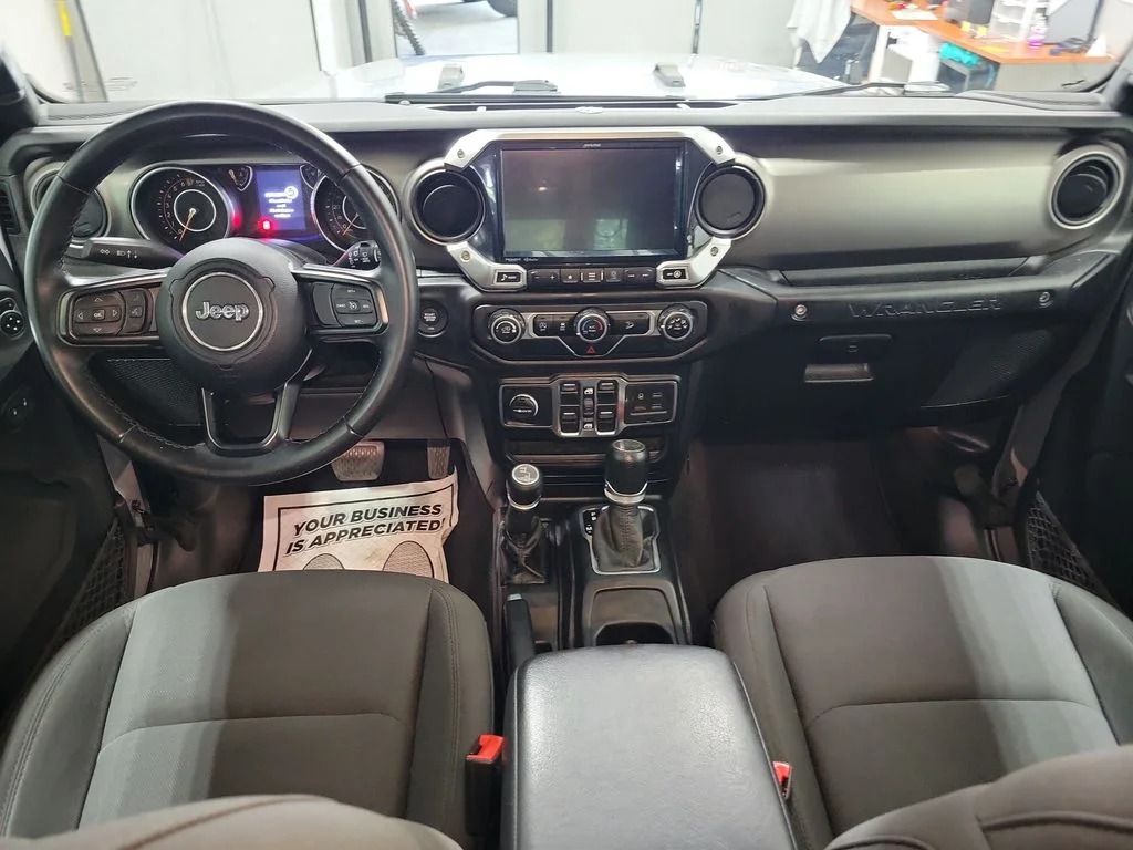 Used 2020 Silver Jeep Unlimited Sport S image 3