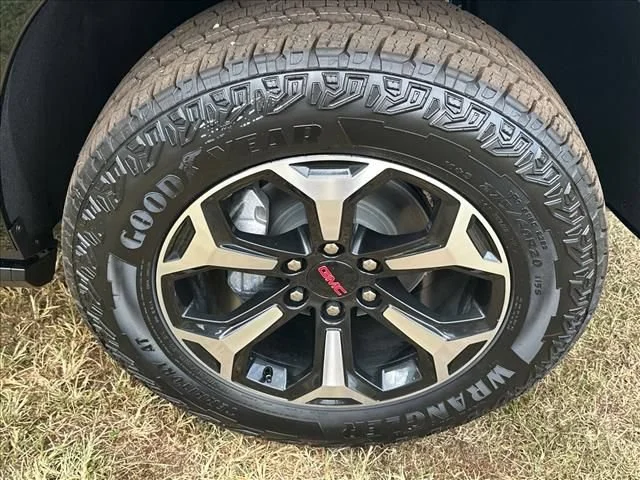 New 2026 Onyx Black GMC AT4 image 15