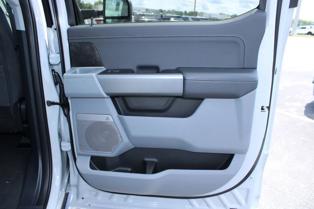 New 2026 Avalanche Ford F-350® XLT image 23