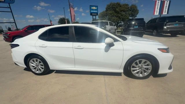 2024 Toyota Camry LE - Photo 9