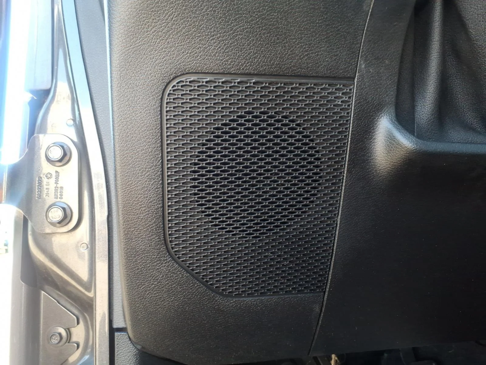 Used 2018 Granite Crystal Metallic Clearcoat Jeep Sport S image 5