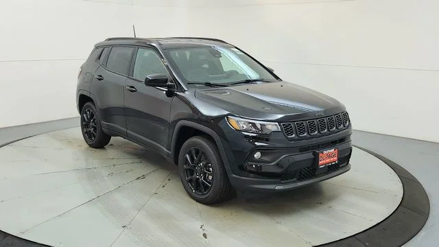 New 2026 Diamond Black Crystal Pearlcoat Jeep Latitude image 14
