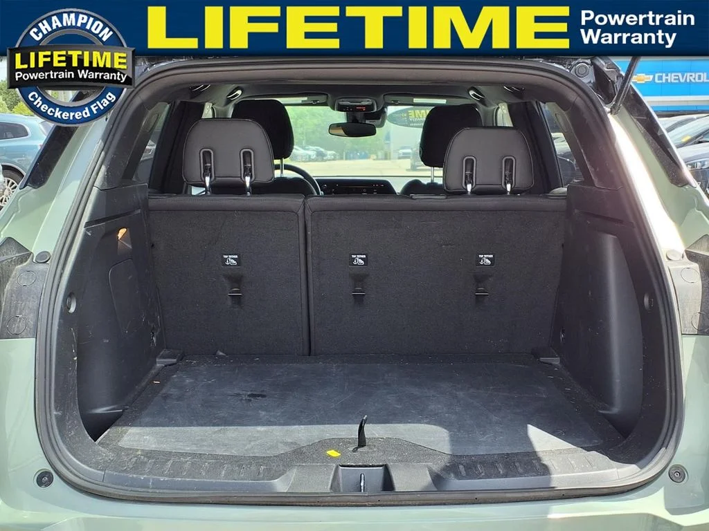 Used 2024 Green Chevrolet RS image 10