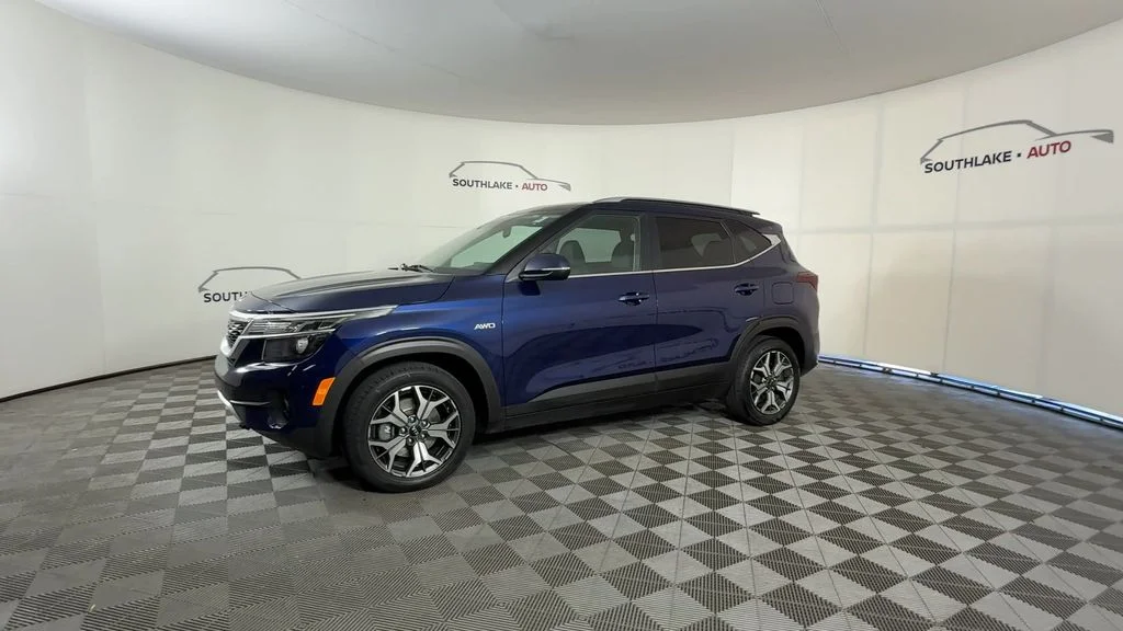 Used 2021 Blue Kia EX image 6
