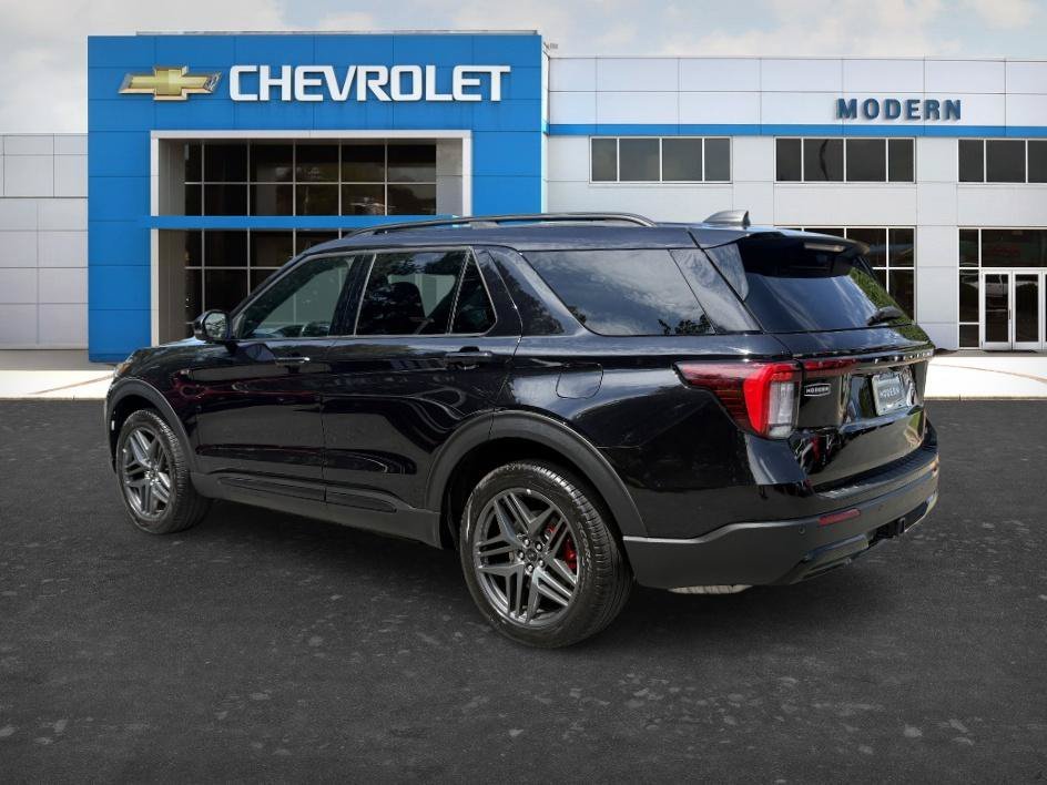 Used 2025 Black Metallic Ford ST-Line image 3