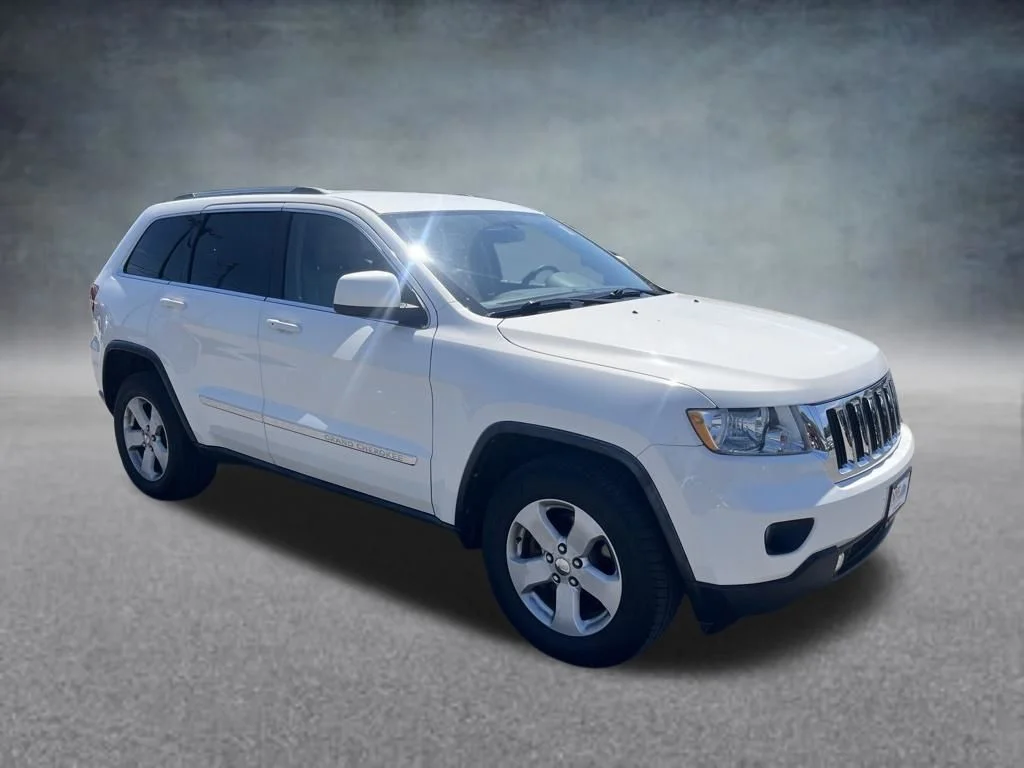 Used 2011 White Jeep Laredo image 8