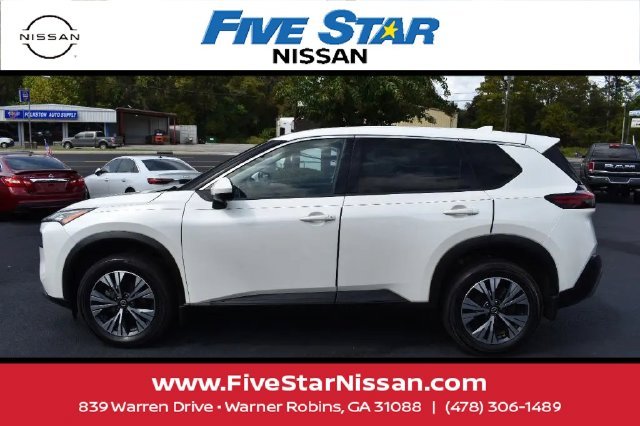 Used 2021 White Nissan SV image 7