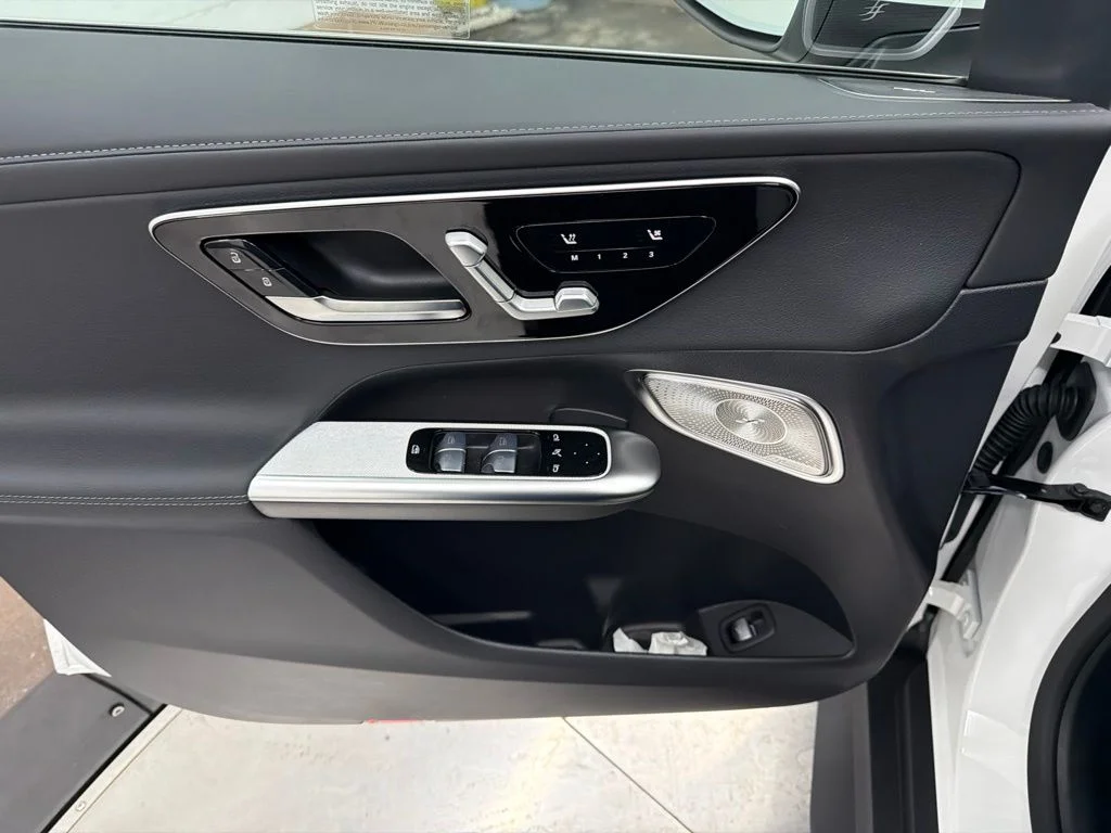 New 2026 White Mercedes-Benz GLC 300 image 16