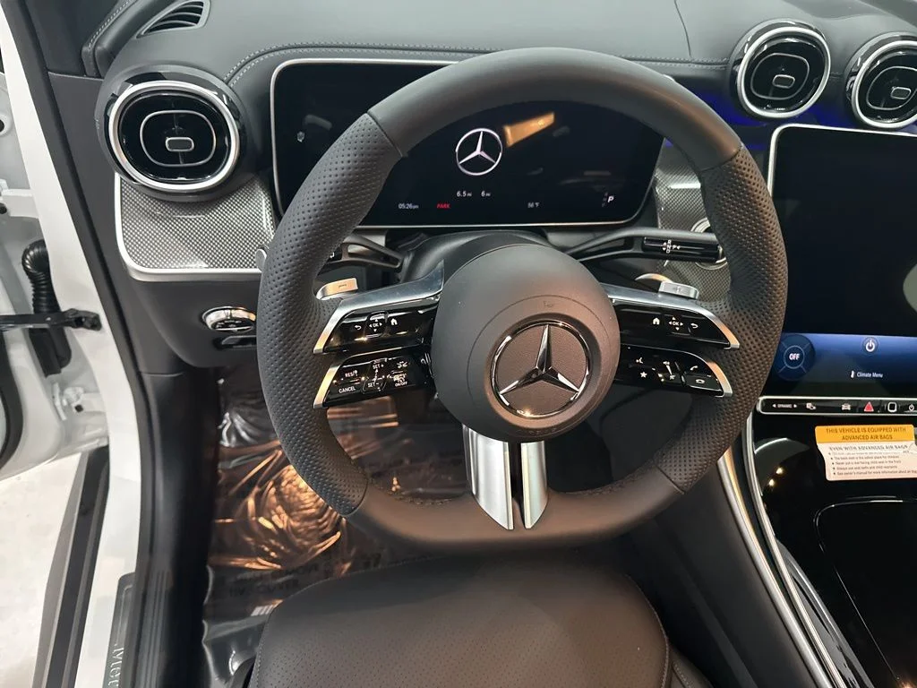Used 2026 White Mercedes-Benz GLC 300 image 10