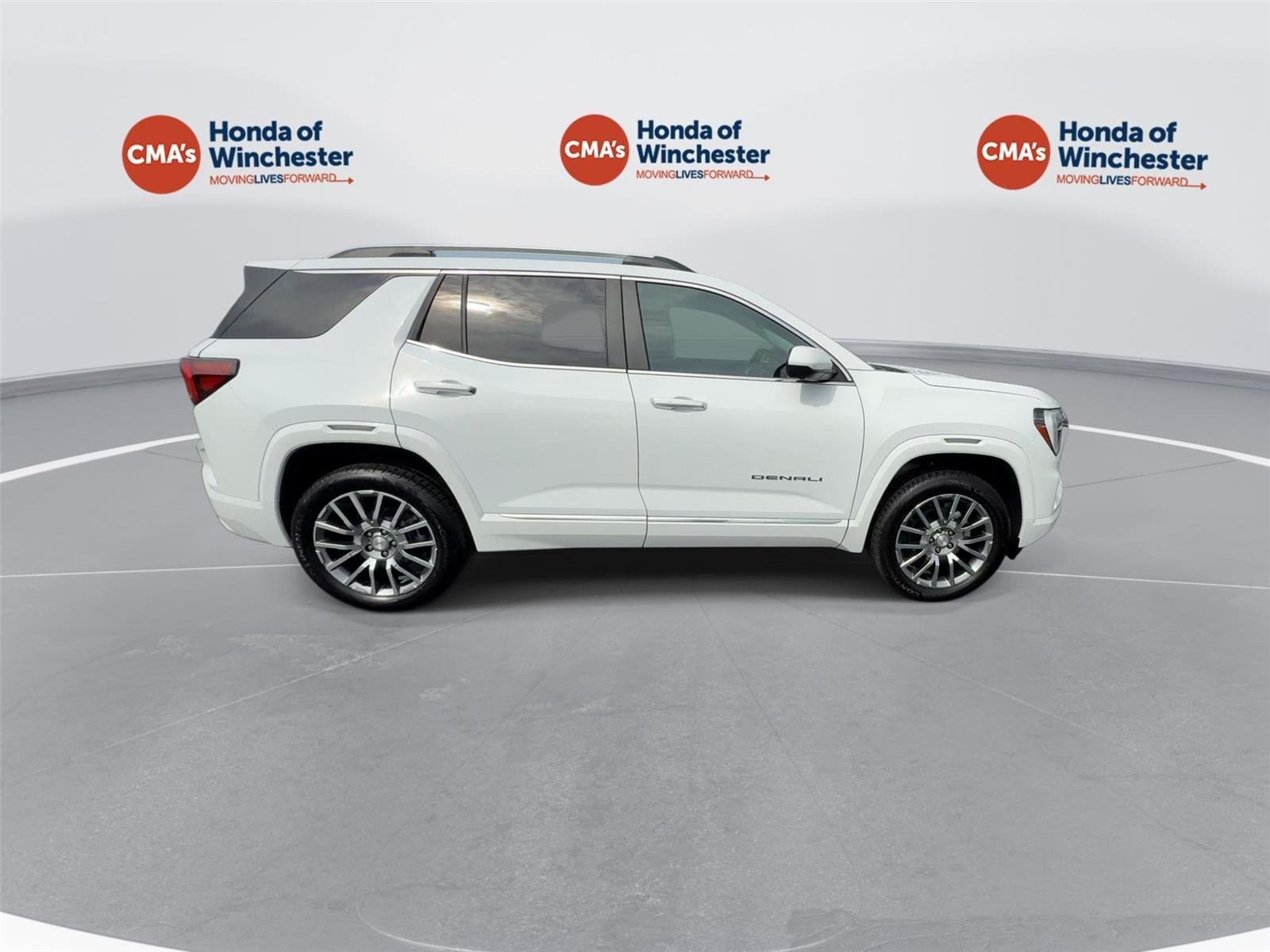 Used 2026 Summit White GMC AWD Denali image 9