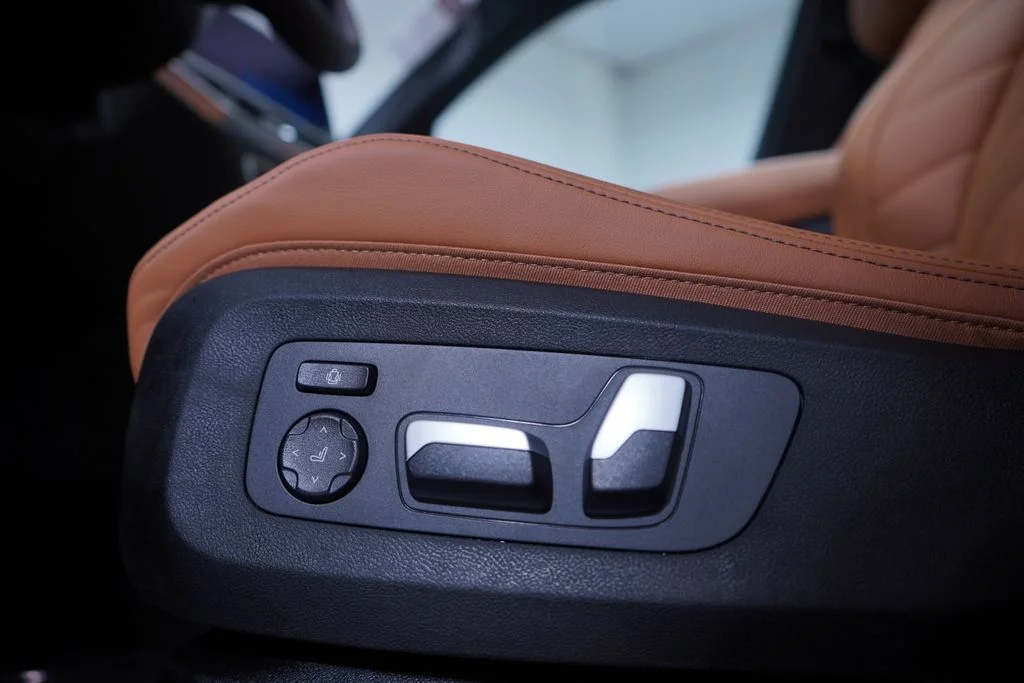 Used 2026 Black Sapphire Metallic BMW sDrive40i image 12