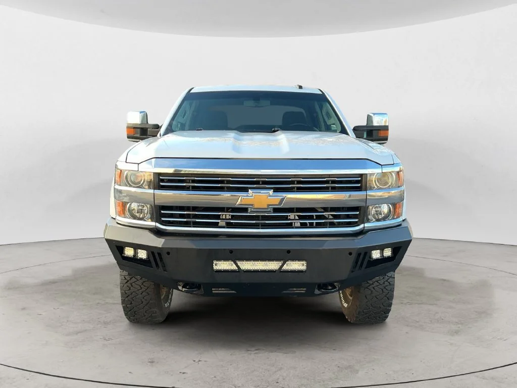 Used 2016 SUMMIT WHITE Chevrolet LT image 3