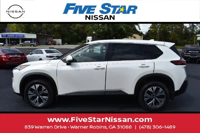 Used 2021 White Nissan SV image 7