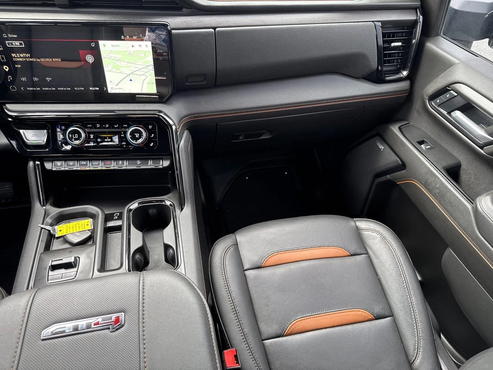 Used 2025 Sterling Metallic GMC AT4 image 16
