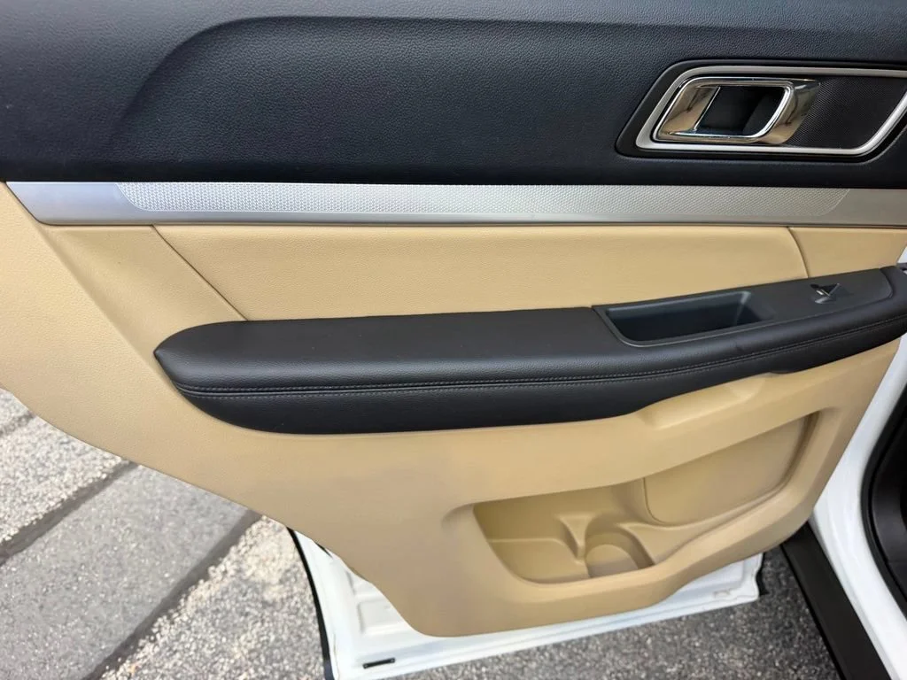 Used 2016 White Ford XLT image 24