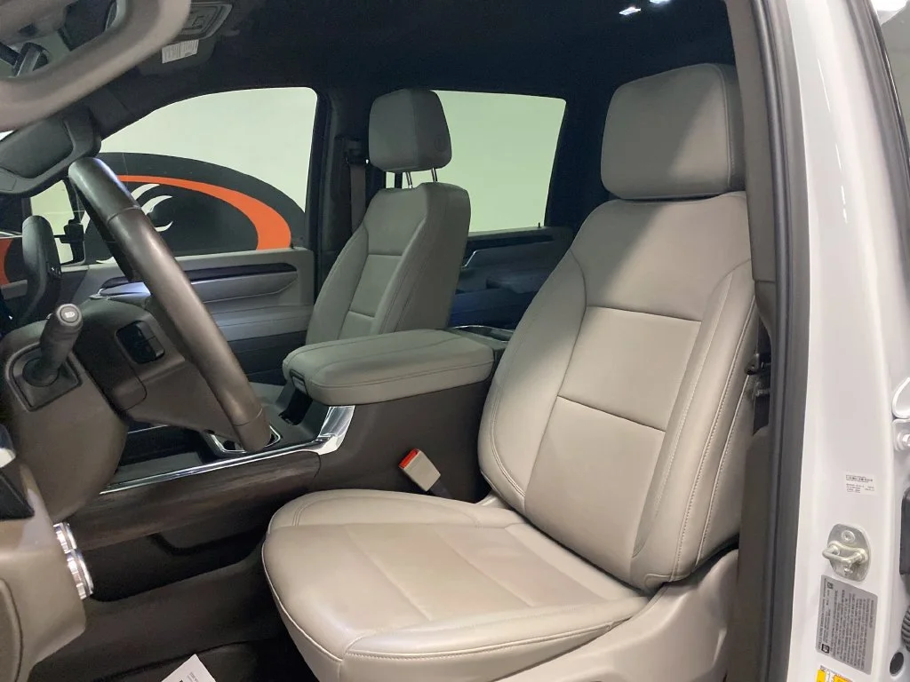 Used 2025 Summit White GMC SLT image 15