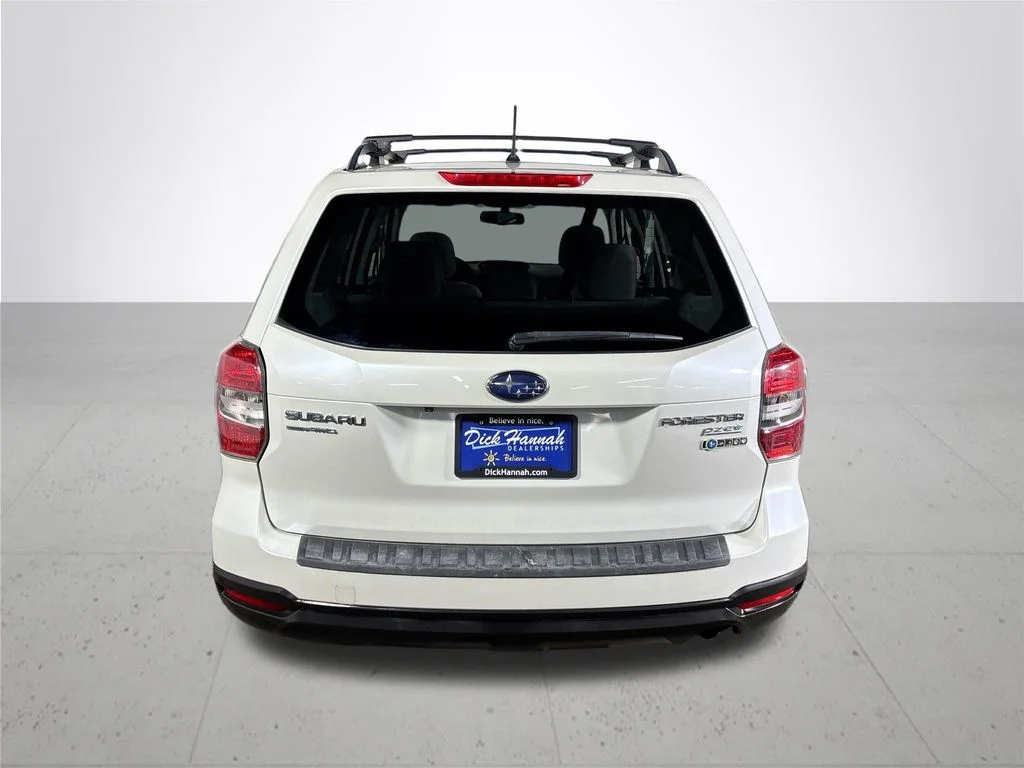 Used 2014 White Subaru 2.5i Premium image 7