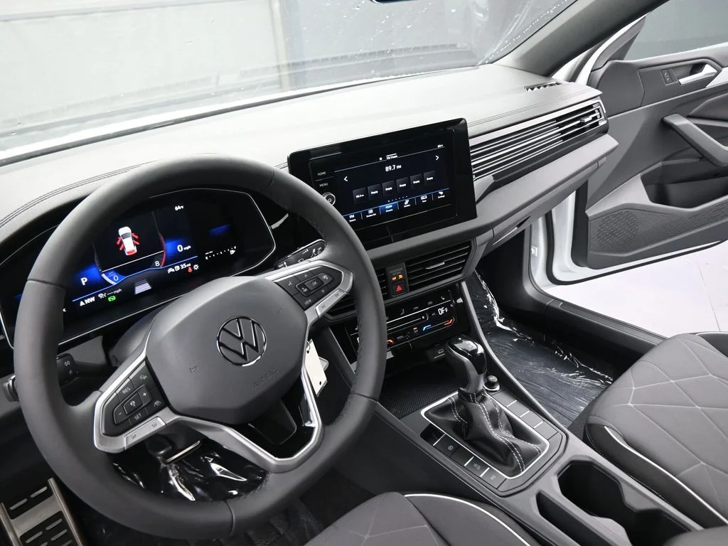 Used 2026 White Volkswagen 1.5T Sport image 38