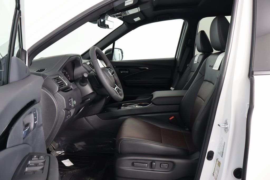 New 2026 Platinum White Pearl Honda Black Edition image 5