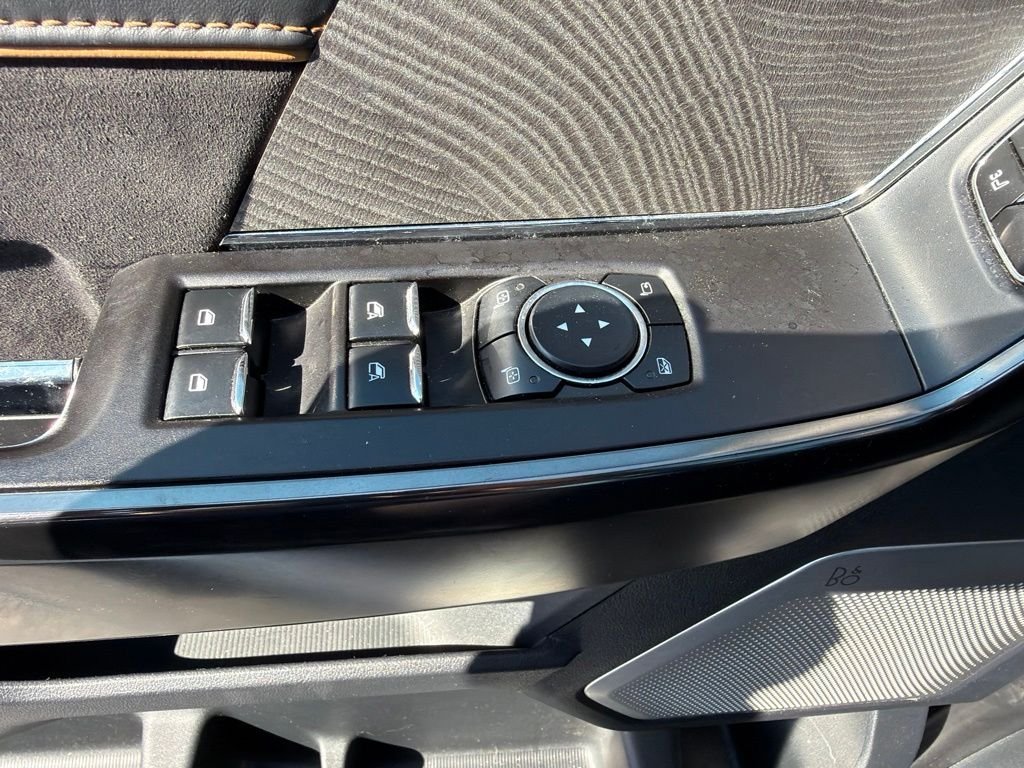 Used 2023 White Ford Platinum image 37