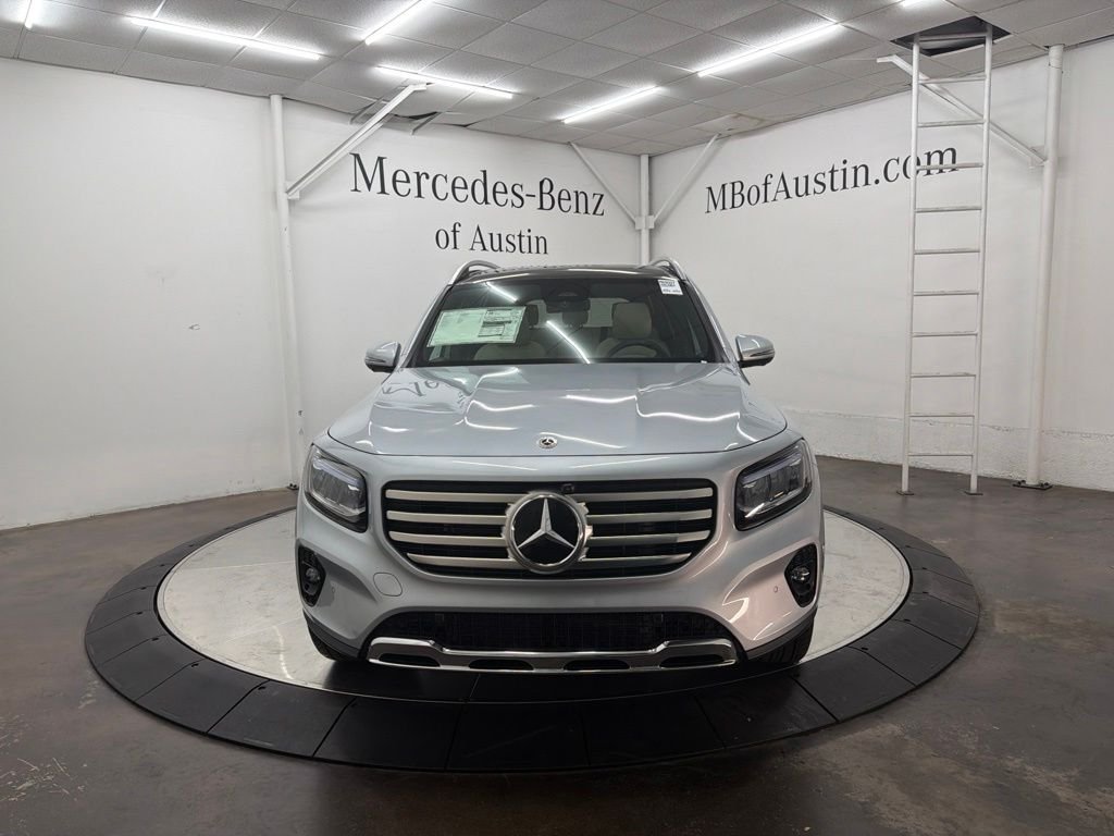 Used 2026 Cirrus Silver Metallic Mercedes-Benz GLB 250 image 2