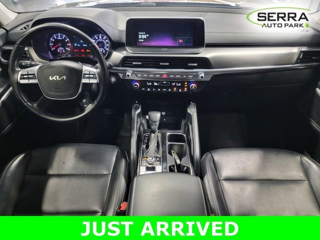 Used 2022 Black Kia S image 17