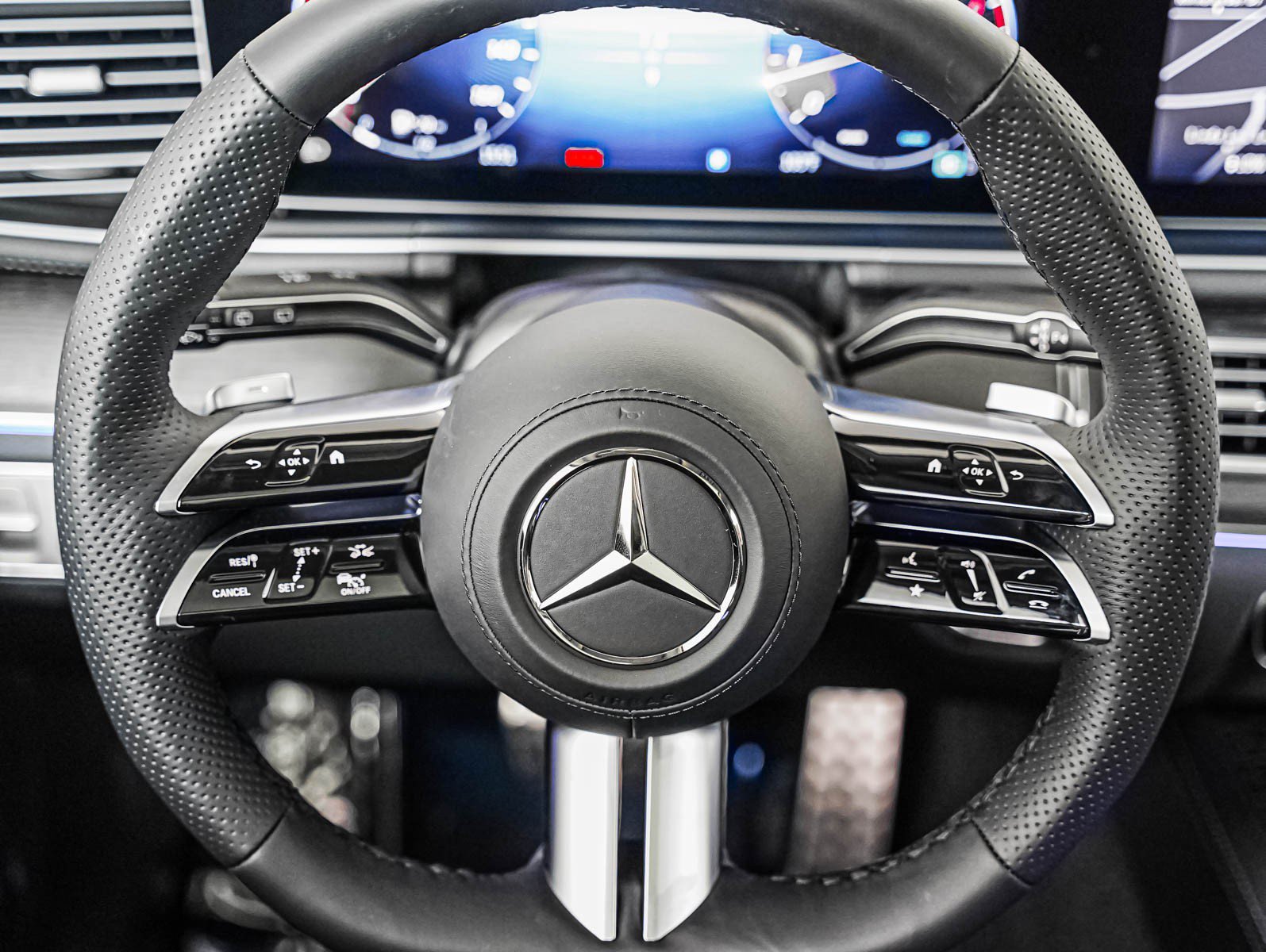 New 2026 Polar White Mercedes-Benz GLS 450 image 16