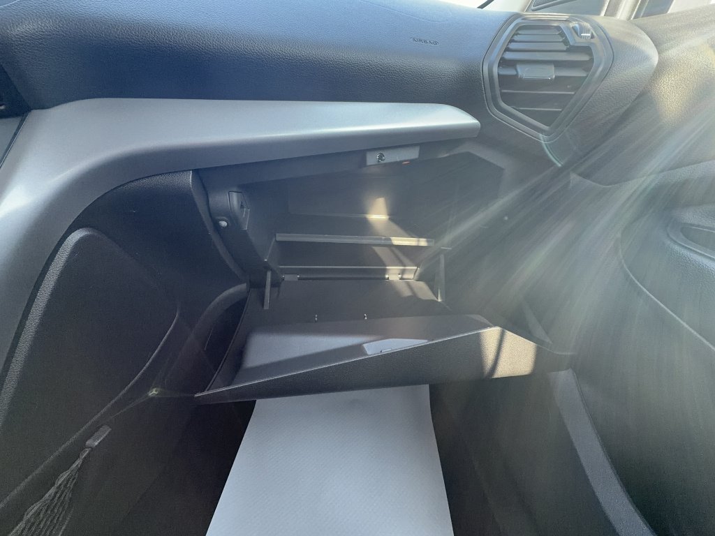 Used 2016 Deep Impact Blue Ford SE image 16