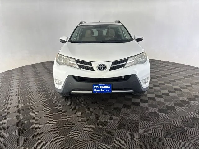 Used 2015 White Toyota XLE image 2