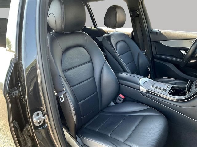 Used 2022 Gray Mercedes-Benz GLC 300 image 29