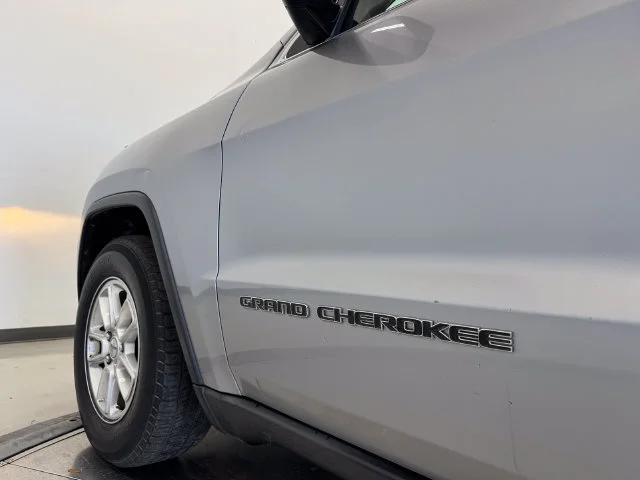 Used 2020 Billet Silver Metallic Clearcoat Jeep Laredo E image 37