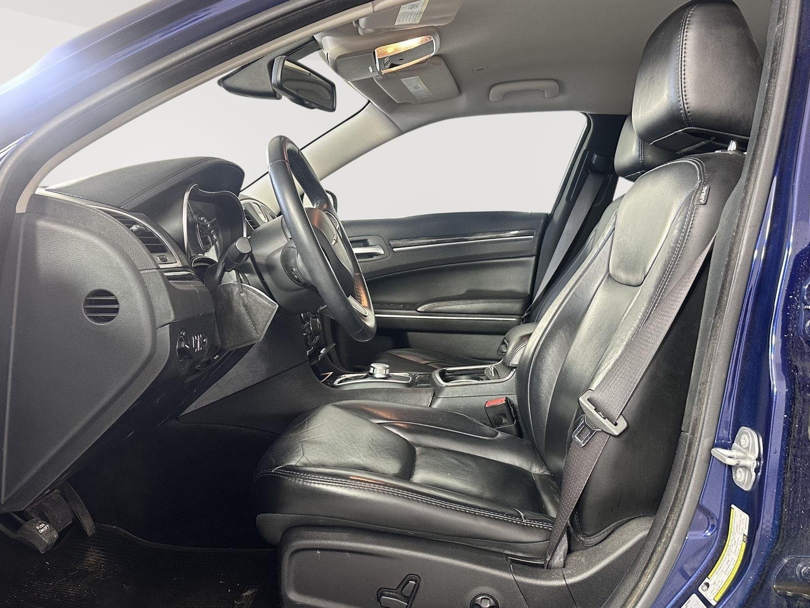 Used 2017 Jazz Blue Pearlcoat Chrysler Limited image 5