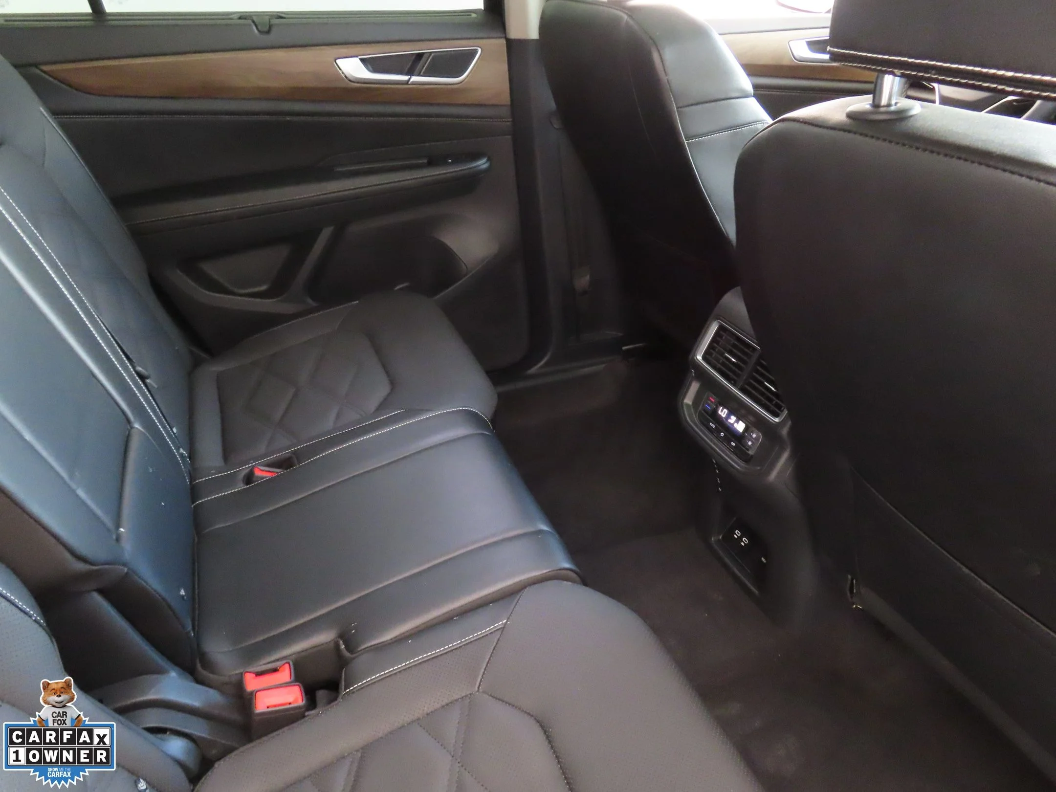 Used 2024 Black Volkswagen 2.0T SE w/Technology image 26