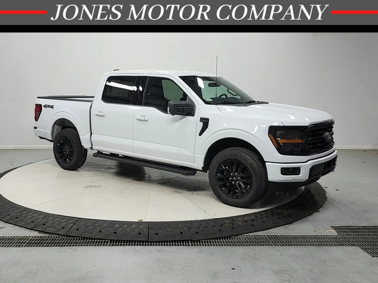 New 2026 Oxford White Ford XLT image 1