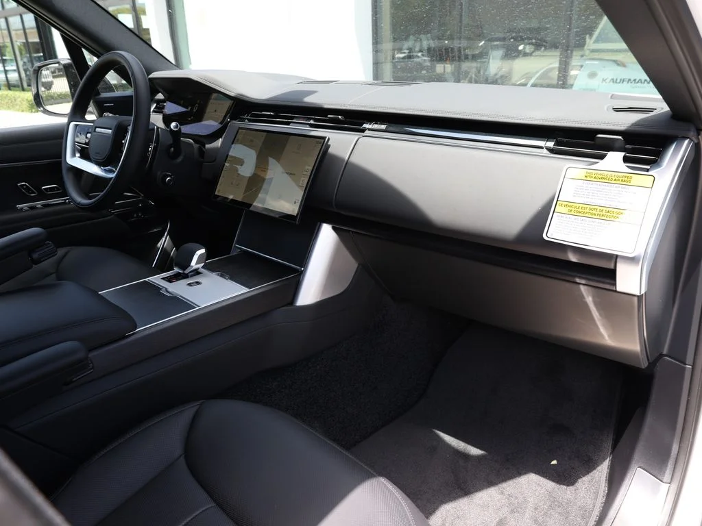 2025 Land Rover Range Rover SE - Photo 23